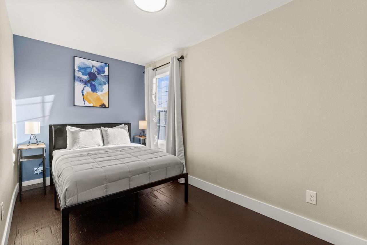 Divine Cargo Apartment *