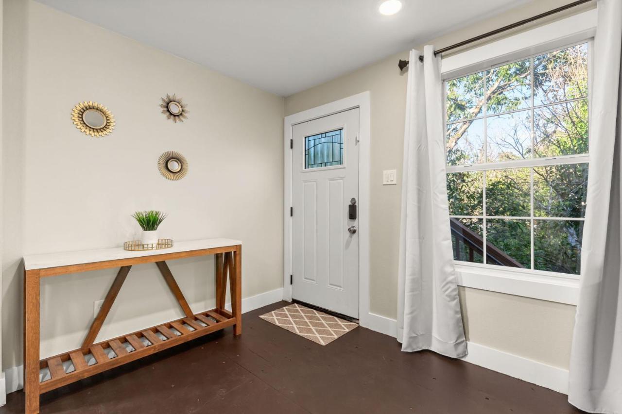 Divine Cargo Apartment